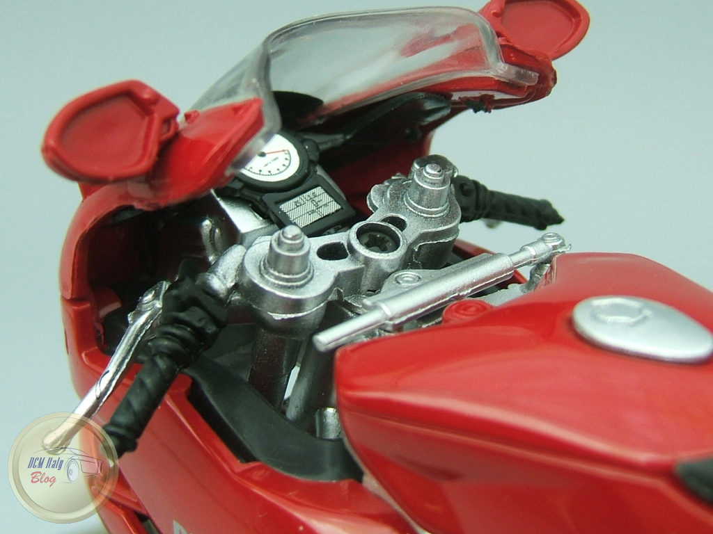 Ducati 999 - Red - 09