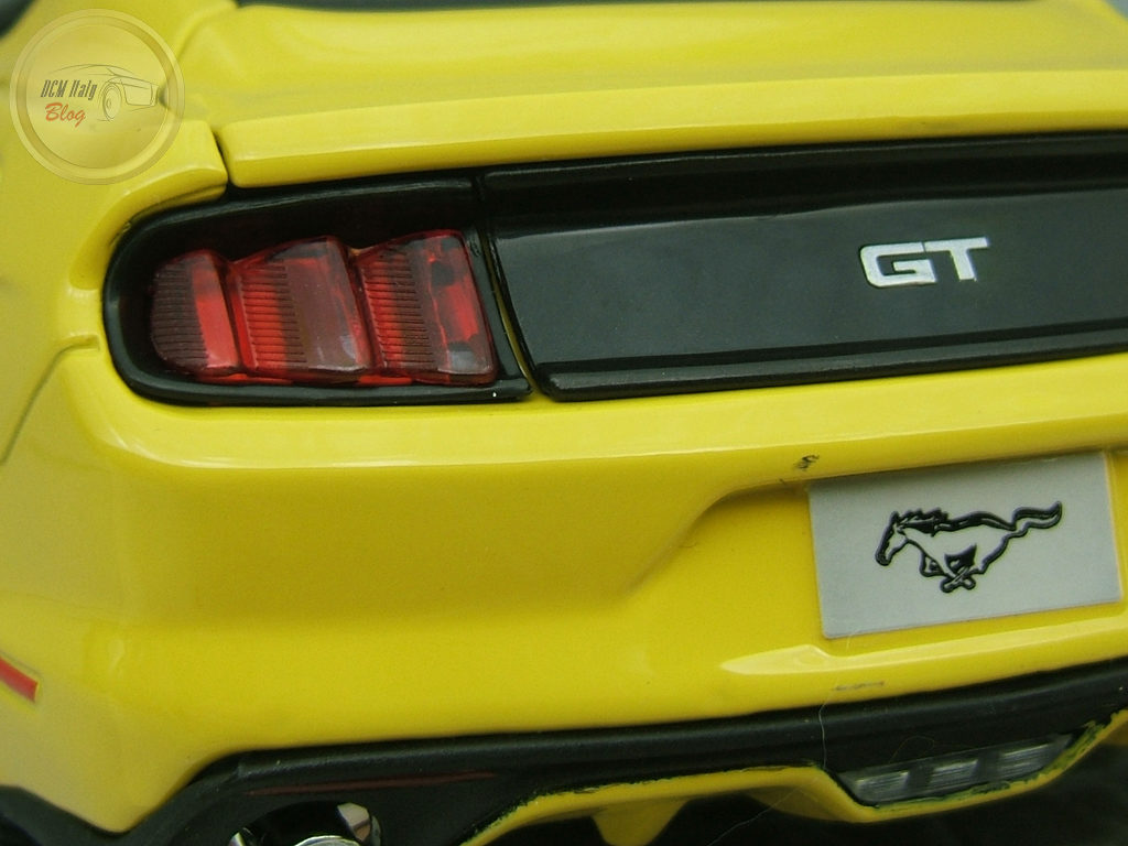 Maisto 118 - Ford Mustang 2015 - Yellow - 17