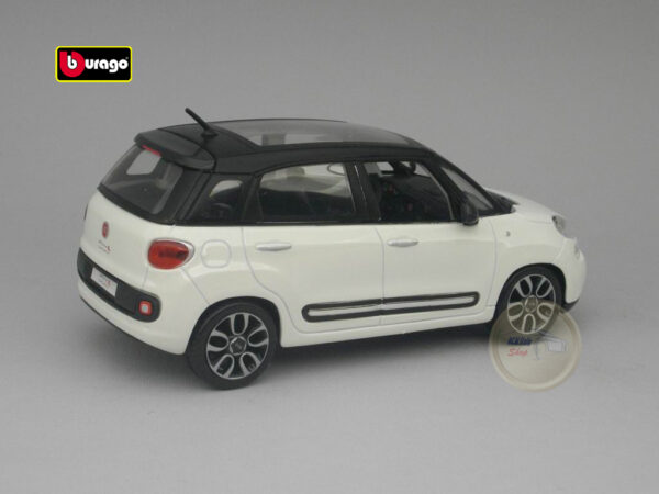 Fiat 500 L (2012) 1:24 Burago