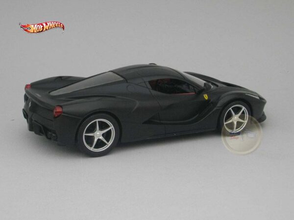 Ferrari LaFerrari 1:24 Hot Wheels