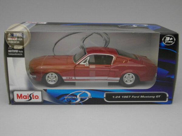 Ford Mustang GT (1967) 1:24 Maisto
