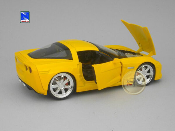 Chevrolet Corvette Grand Sport (2010) 1:24 New Ray