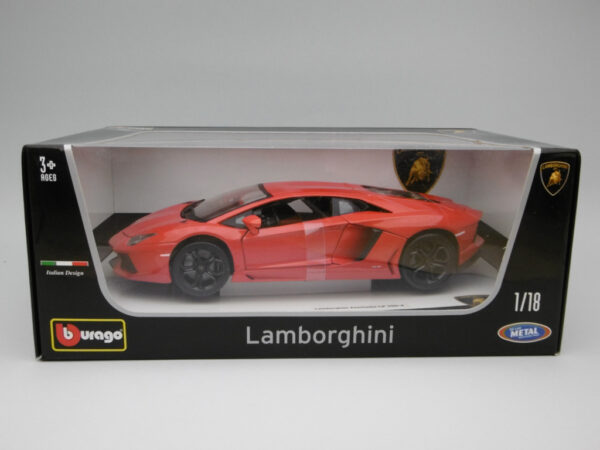 Lamborghini Aventador 1:18 Burago