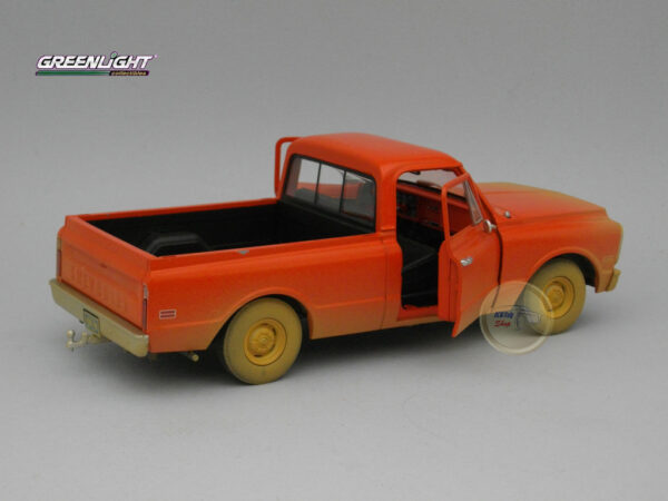 Chevrolet C-10 (1971) “Groundhog Day” 1:24 Greenlight