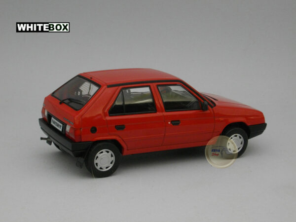 Škoda Favorit 1:24 Whitebox