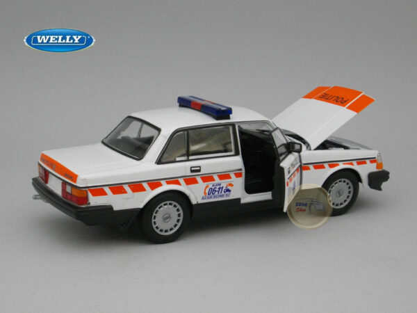 Volvo 240 GL “Dutch Police” 1:24 Welly
