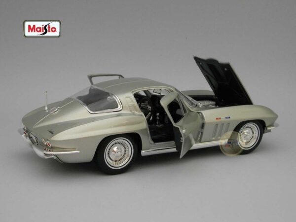 Chevrolet Corvette (1965) 1:18 Maisto