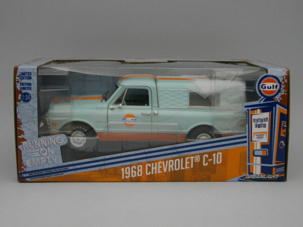 Chevrolet C-10 (1968) “Gulf” 1:24 Greenlight