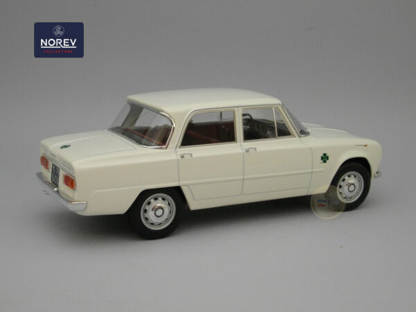 Alfa Romeo Giulia Ti Super (1963) 1:18 Norev