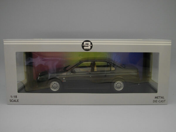 Alfa Romeo 164 Q4 (1994) 1:18 Triple9