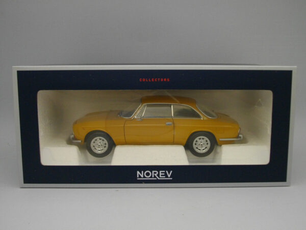 Alfa Romeo 1750 GTV (1970) 1:18 Norev