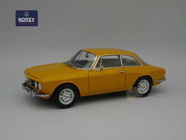 Alfa Romeo 1750 GTV (1970) 1:18 Norev