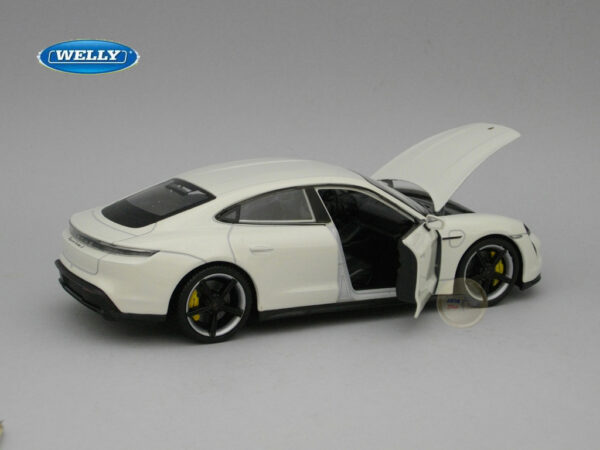 Porsche Taycan Turbo S 1:24 Welly