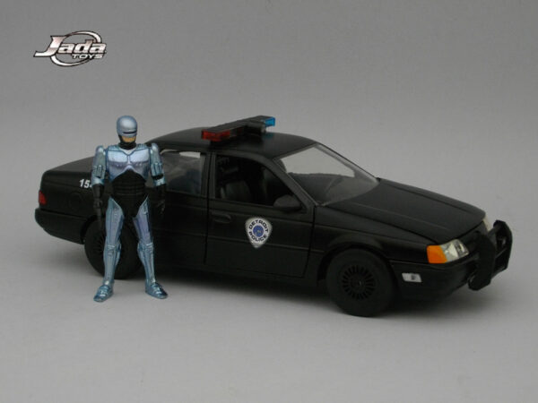 Ford Tarus (1986) “Robocop” 1:24 Jada Toys