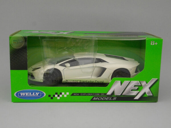 Lamborghini Aventador LP 700-4 1:24 Welly