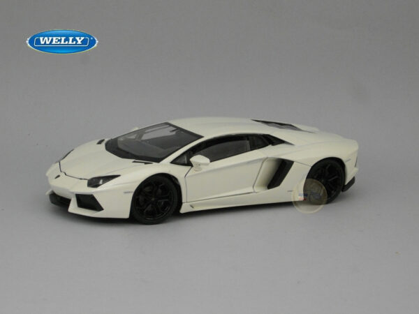 Lamborghini Aventador LP 700-4 1:24 Welly