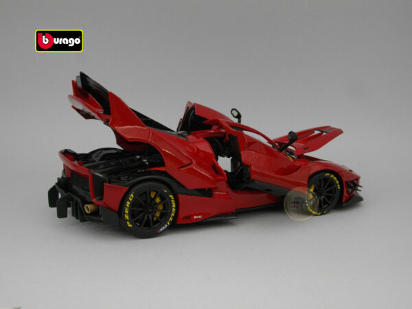 Ferrari FXX-K EVO Hybrid 6.3 V12 1:18 Burago