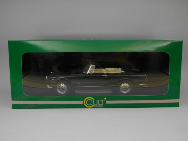 Alfa Romeo 2600 Spider Touring Cabriolet (1961) 1:18 Cult Scale Models