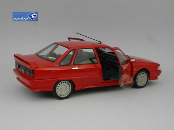 Renault 21 Mk1 Turbo (1998) 1:18 Solido