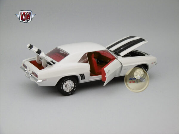 Chevrolet Camaro Z/28 (1969) 1:24 M2 Machines