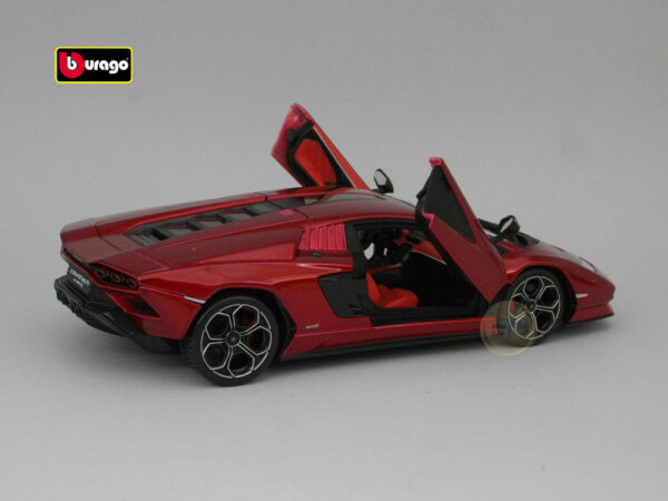 Lamborghini Countach LPI 800-4 1:24 Burago