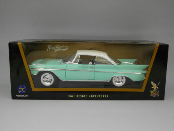 DeSoto Adventurer (1961) 1:18 Lucky Diecast