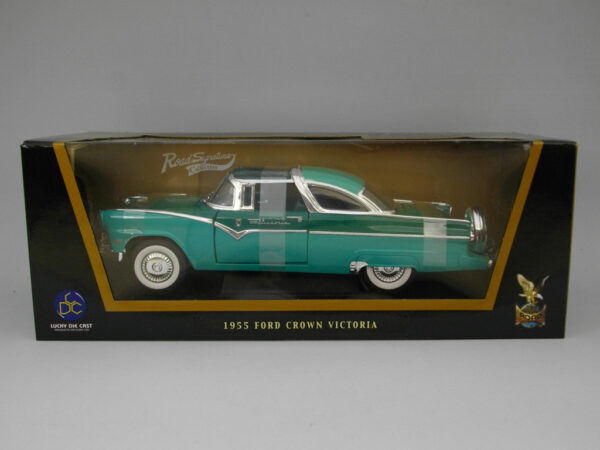 Ford Crown Victoria (1955) 1:18 Lucky Diecast