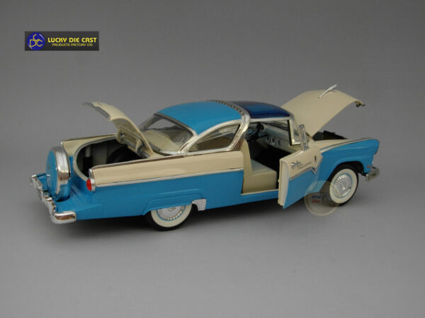 Ford Crown Victoria (1955) 1:18 Lucky Diecast