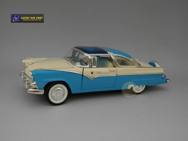 Ford Crown Victoria (1955) 1:18 Lucky Diecast