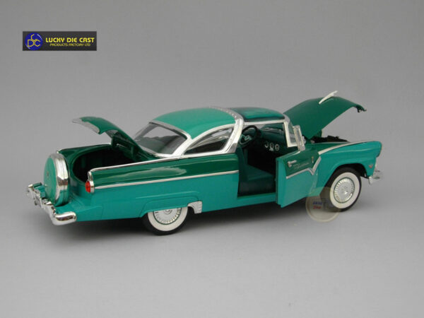 Ford Crown Victoria (1955) 1:18 Lucky Diecast