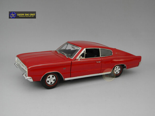 Dodge Charger (1966) 1:18 Lucky Diecast