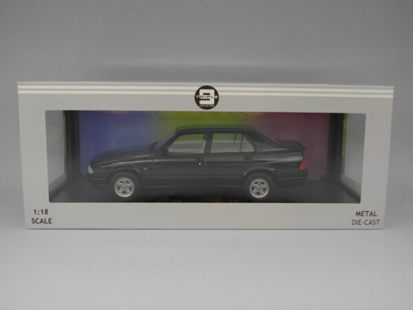 Alfa Romeo 75 (1991) 1:18 Triple9