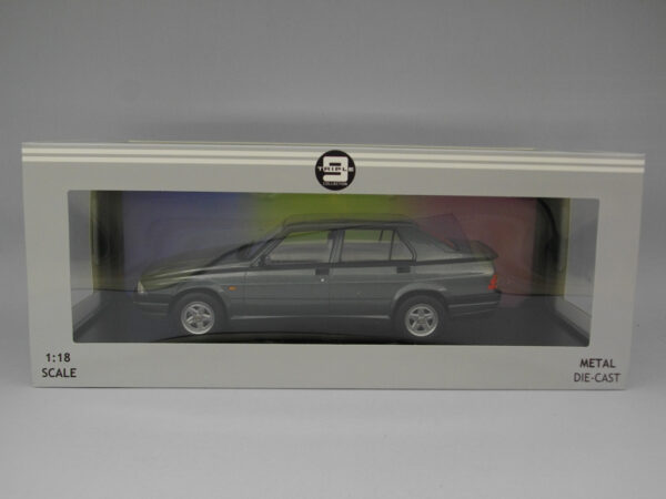 Alfa Romeo 75 (1991) 1:18 Triple9