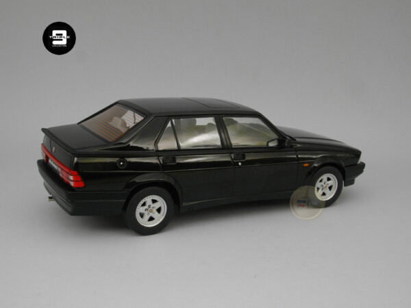 Alfa Romeo 75 (1991) 1:18 Triple9