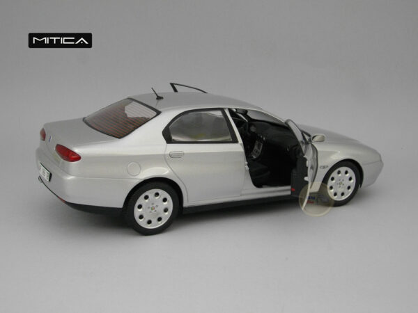 Alfa Romeo 166 2.0 V6 TB (1998) 1:18 Mitica Diecast