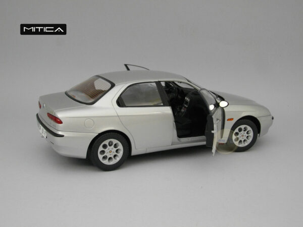 Alfa Romeo 156 2.0 Twin Spark (1997) 1:18 Mitica Diecast