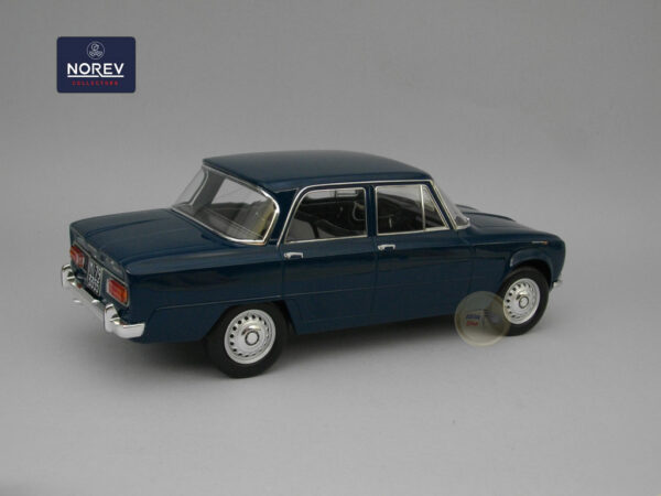 Alfa Romeo Giulia Ti (1964) 1:18 Norev