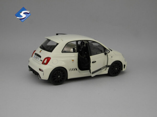 Fiat F595 Abarth (2022) 1:18 Solido