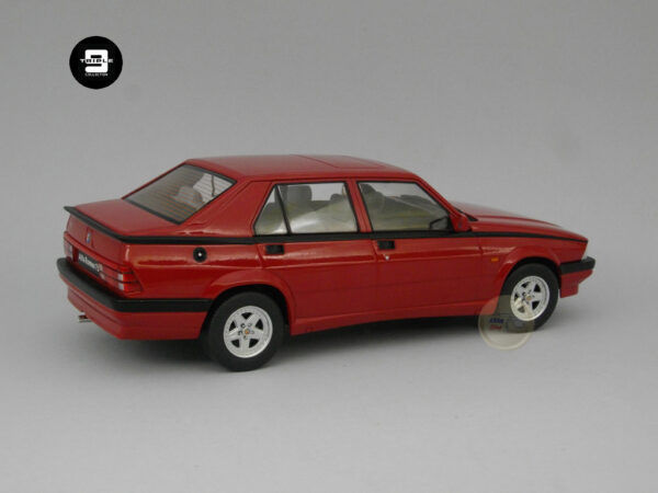 Alfa Romeo 75 (1991) 1:18 Triple9